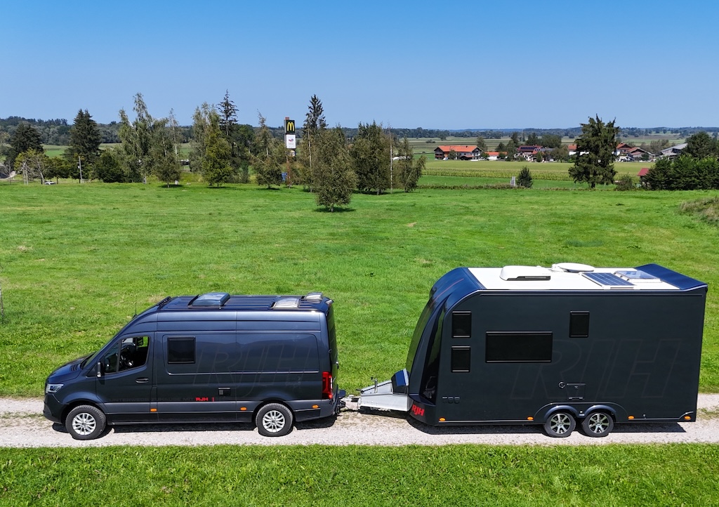 RJH Anhänger LUXUSWOHNWAGEN 3,5 Heckgarage Vollausstattung NEU