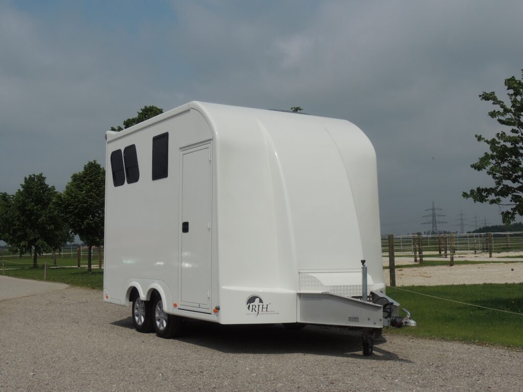 RJH TRAILER 600 Pferdeanhänger 2 Horses grosse Wohnkabine mit Dusche
