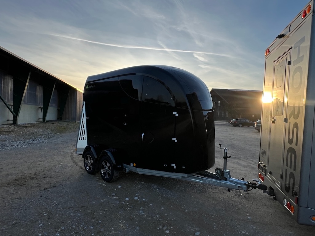 Bücker Careliner L 2-Pferdeanhänger