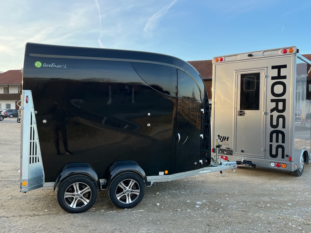 Bücker Careliner L 2-Pferdeanhänger