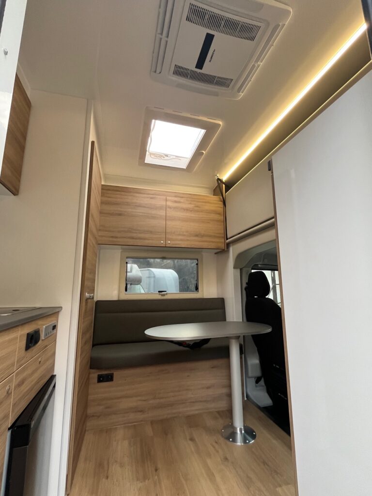 RJH Sport Pro H3 Pferdetransporter für bis zu 3 Pferde mit Wohnkabine - Gebrauchtfahrzeug