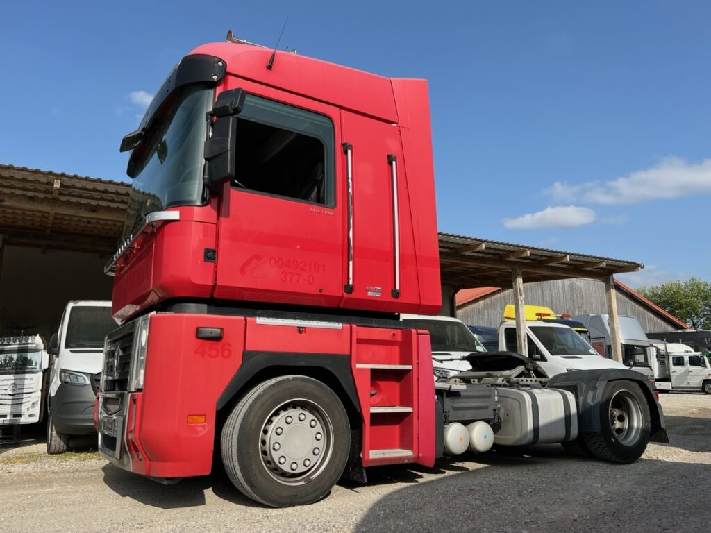 Renault Magnum Sattelzugmaschine LKW Low Liner