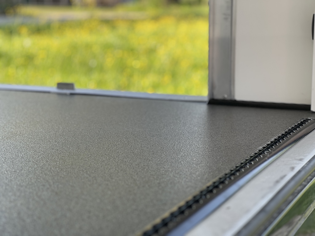 RJH Anhänger LUXUSWOHNWAGEN 3,5 Heckgarage Vollausstattung NEU