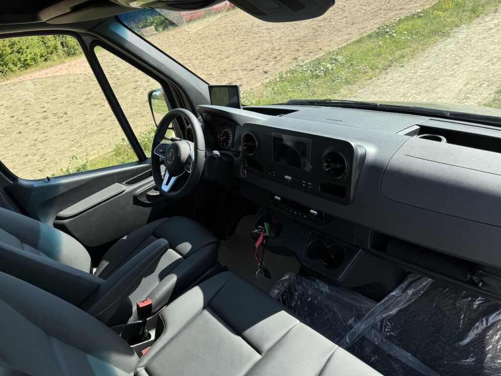 RJH SPORT Mercedes-Benz 419 Sprinter 2-Pferdetransporter