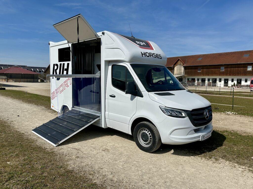 RJH SPORT Mercedes-Benz 419 Sprinter 2-Pferdetransporter