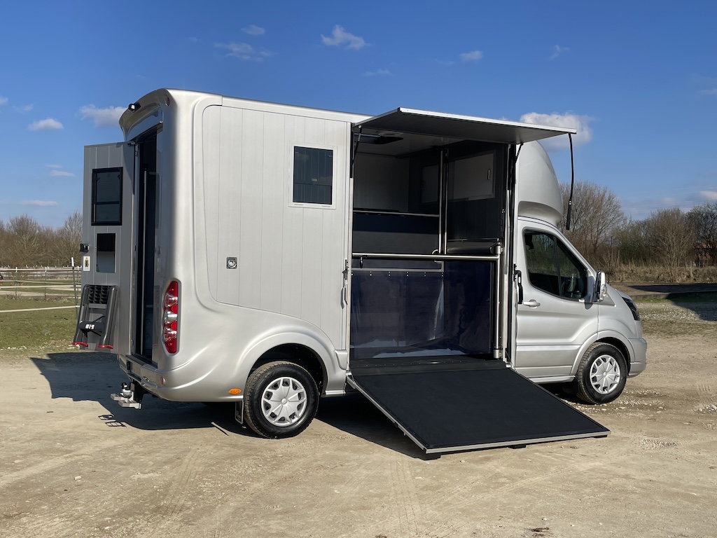 FORD Roelofsen Parados Sport 2-Pferdetransporter