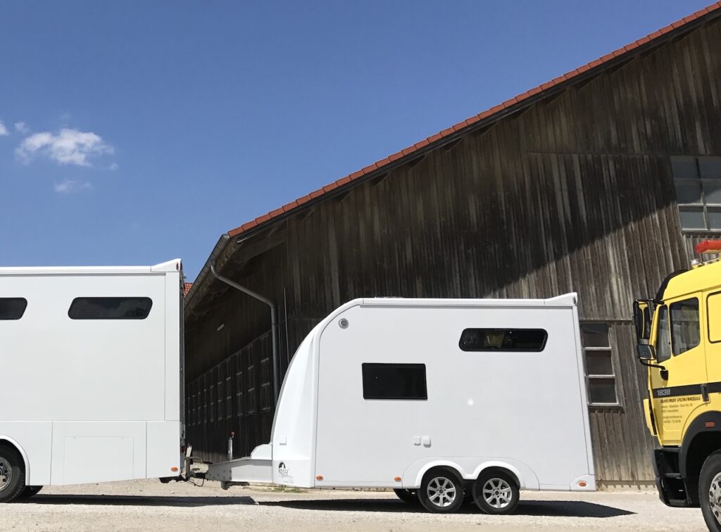 RJH TRAILER 600 Pferdeanhänger 2 Horses grosse Wohnkabine mit Dusche