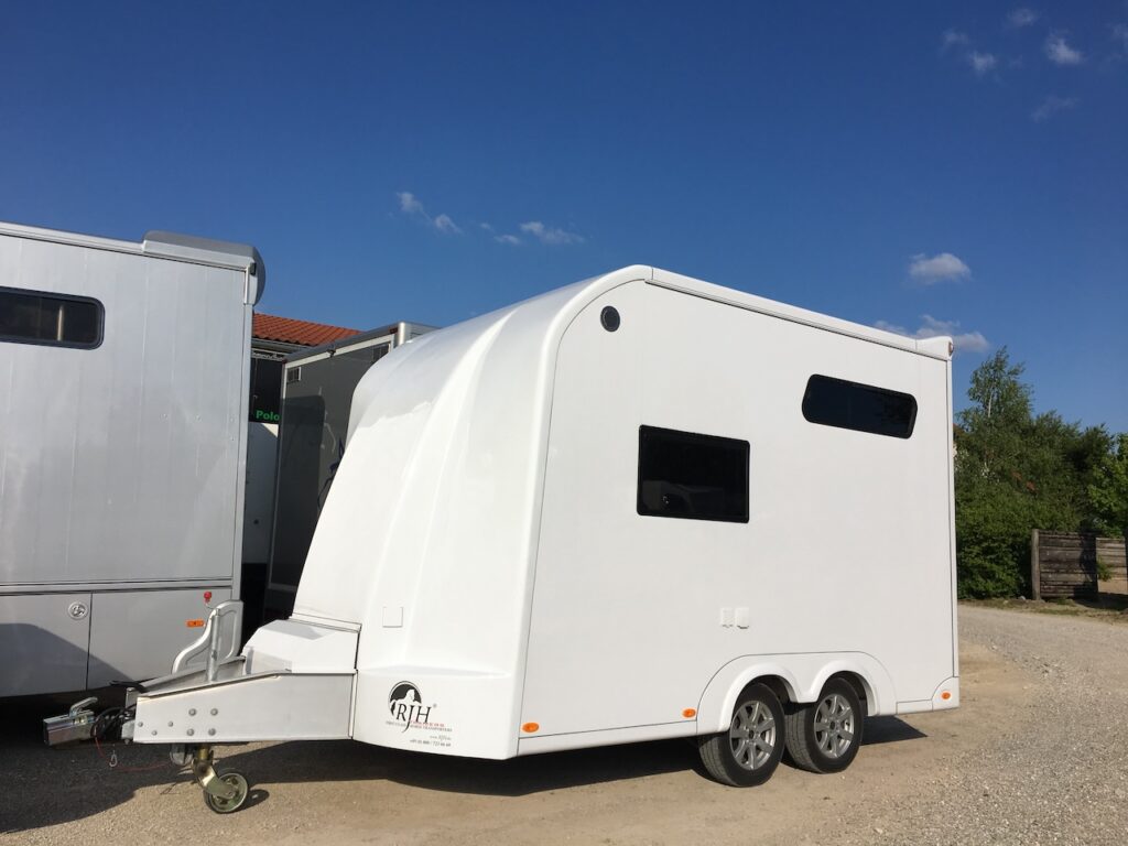 RJH TRAILER 600 Pferdeanhänger 2 Horses grosse Wohnkabine mit Dusche