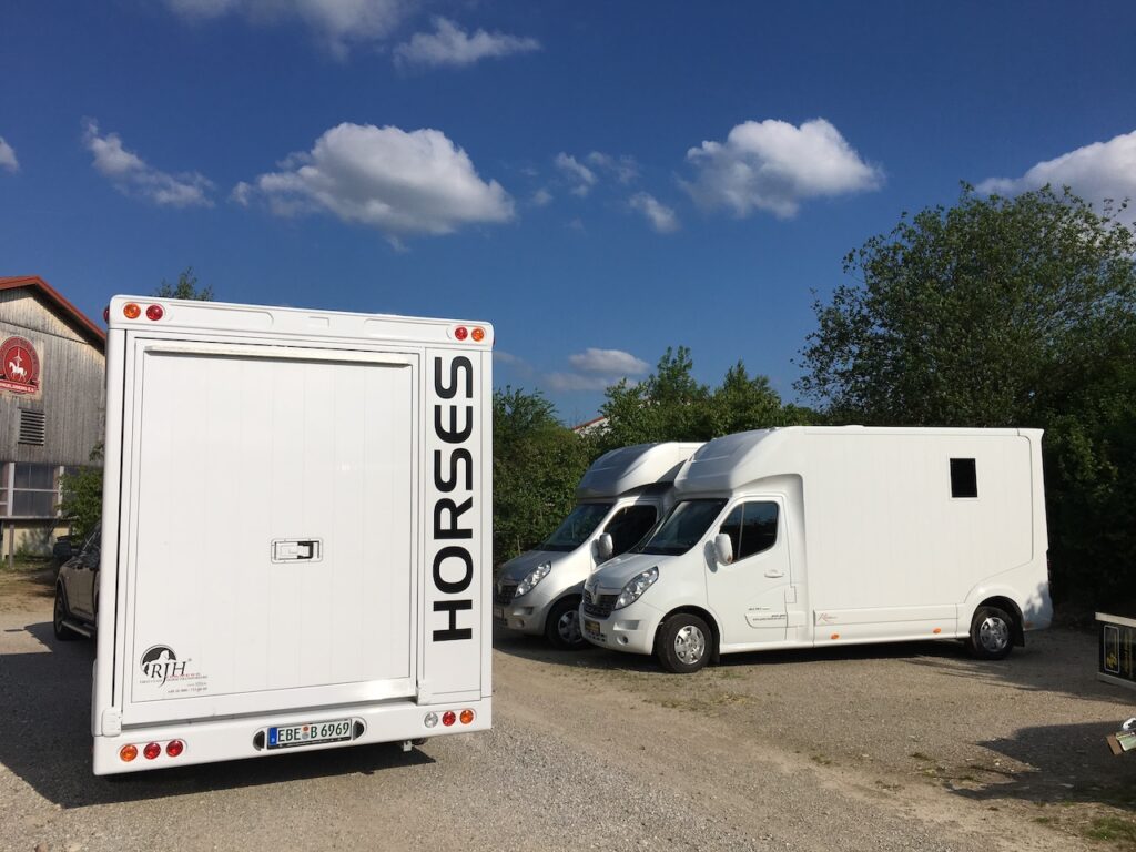 RJH TRAILER 600 Pferdeanhänger 2 Horses grosse Wohnkabine mit Dusche