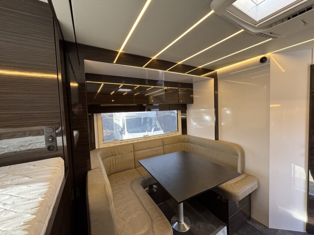 RJH 675 Wohnanhänger mit Slide-Out - absolutes Einzelstück