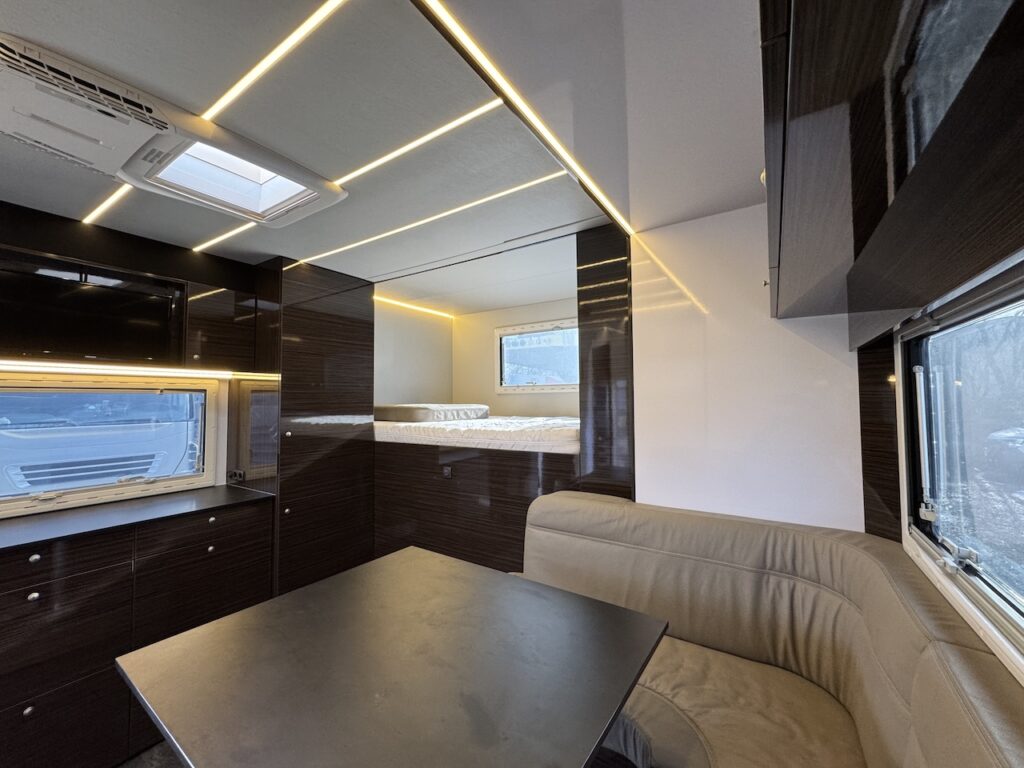 RJH 675 Wohnanhänger mit Slide-Out - absolutes Einzelstück