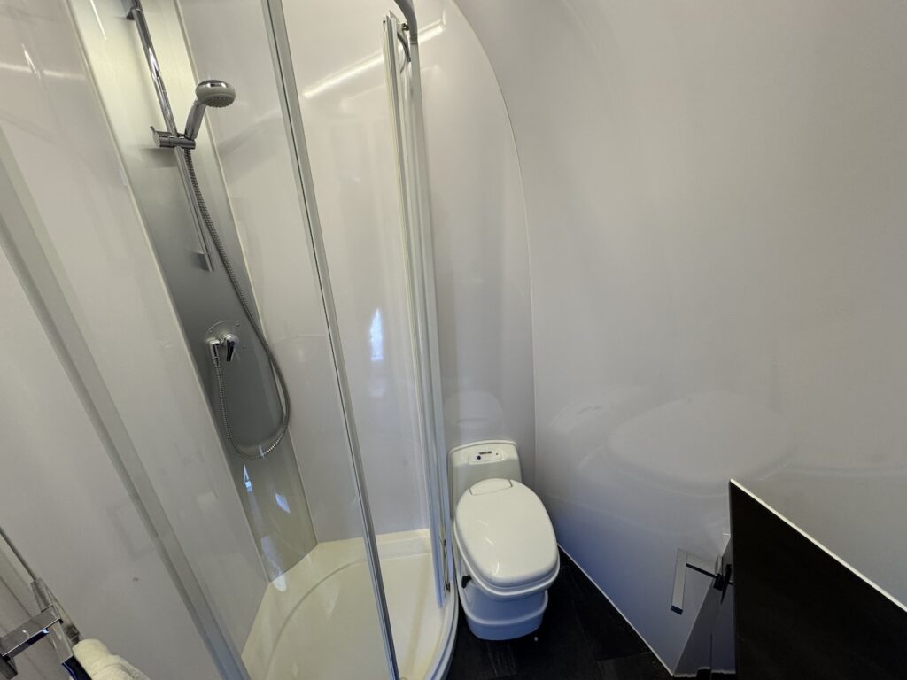 RJH 675 Wohnanhänger mit Slide-Out - absolutes Einzelstück