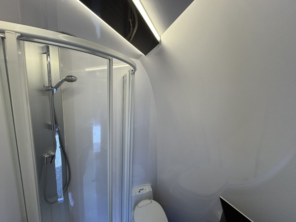 RJH 675 Wohnanhänger mit Slide-Out - absolutes Einzelstück