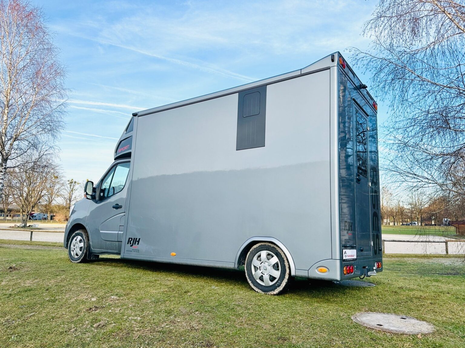 RJH Sport Renault 2-Pferdetransporter