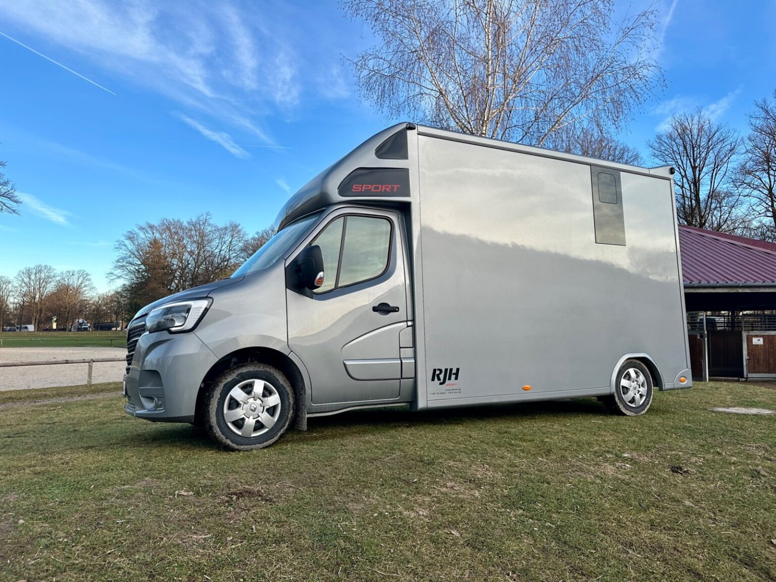 RJH Sport Renault 2-Pferdetransporter