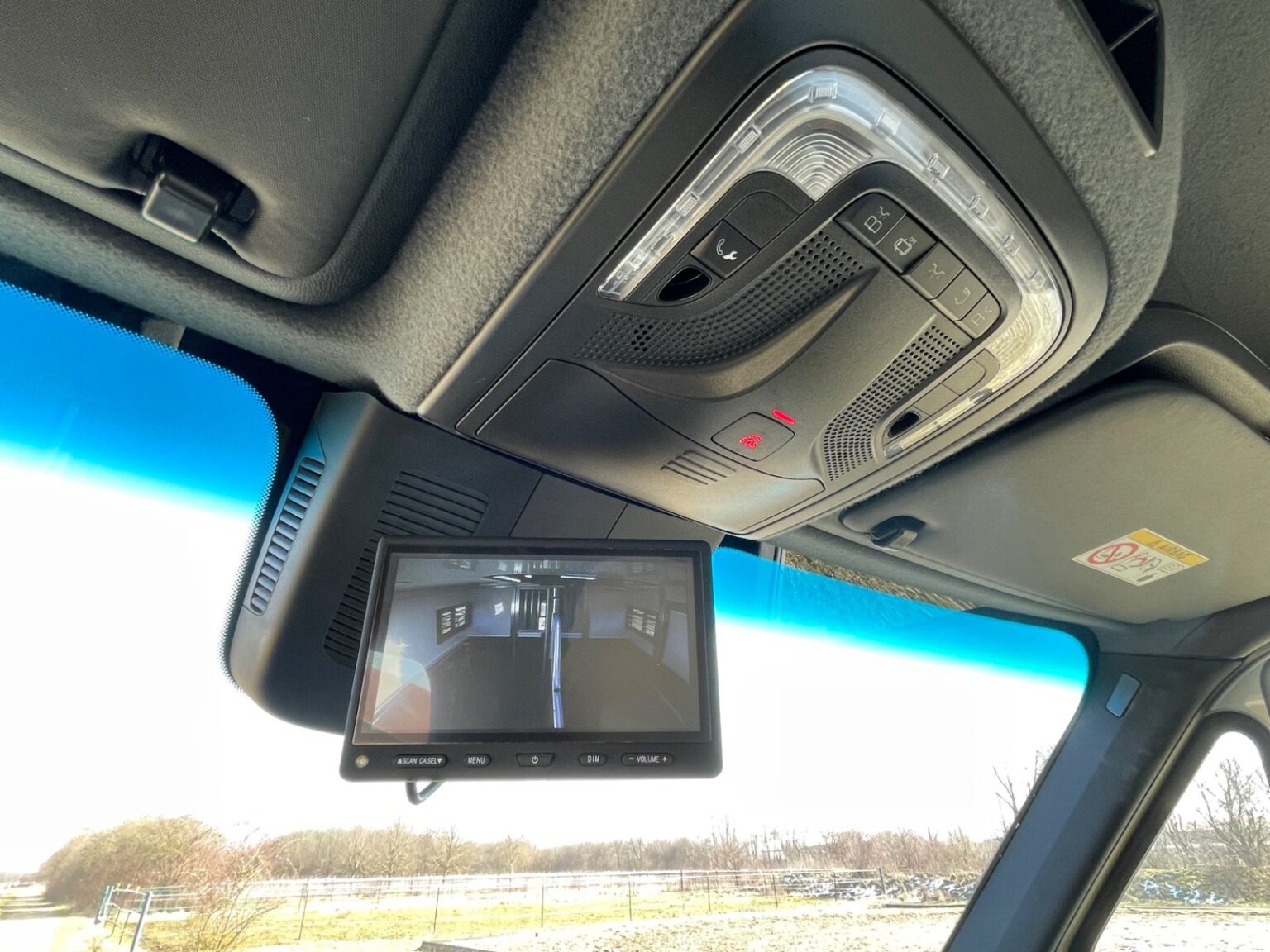 RJH Sport Mercedes Benz 2-Pferdetransporter Fahrerabteil Kamera