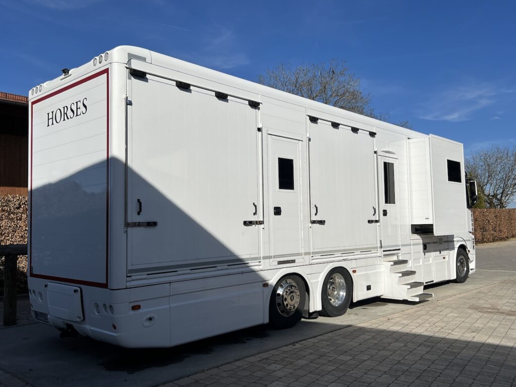 Mercedes-Benz Actros Roelofsen Pferdetransporter Doppel POP-OUT