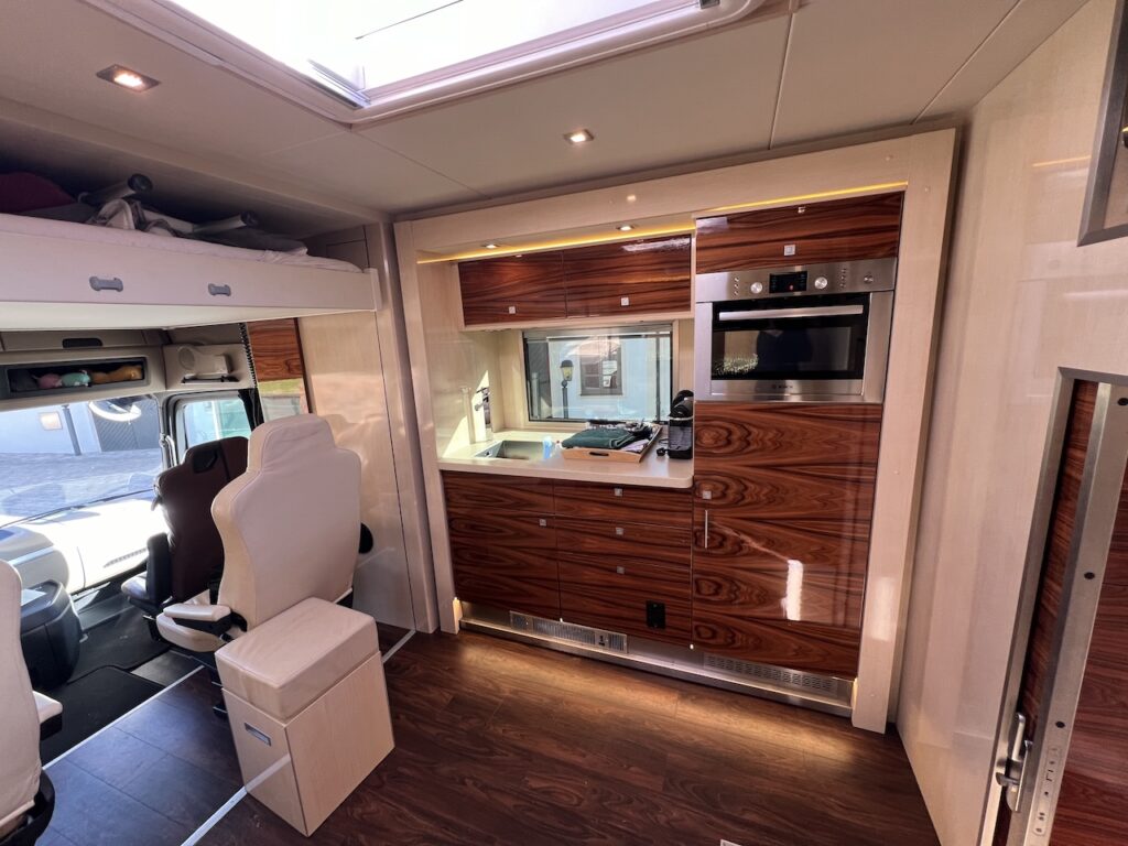 Mercedes-Benz Actros Roelofsen Pferdetransporter Doppel POP-OUT