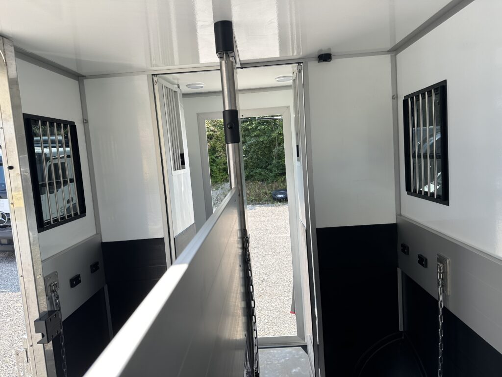 Renault Master Pferdetransporter ROELOFSEN YORSE nur noch 1x vorhanden SONDERPREIS