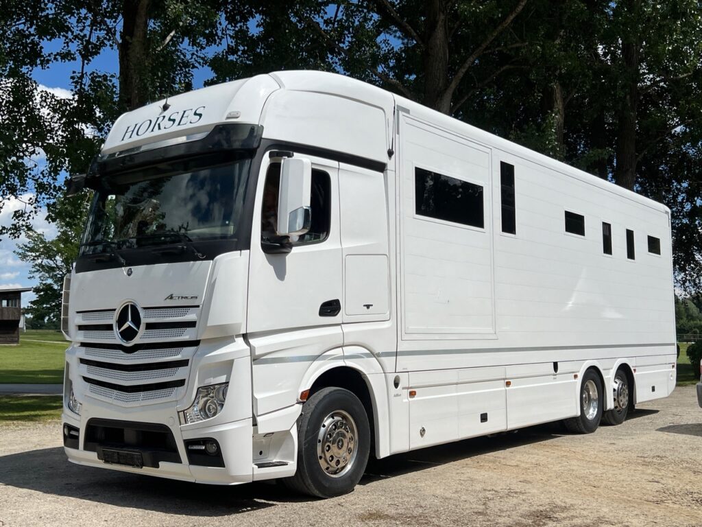 Mercedes-Benz Actros Roelofsen Pferdetransporter Doppel POP-OUT