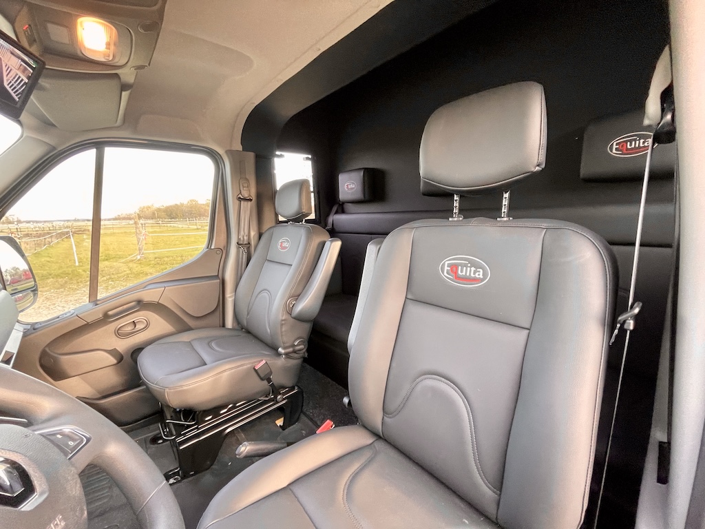 Renault EQUITA 2-Pferdetransporter 5-Sitzer LKW - auf Bestellung