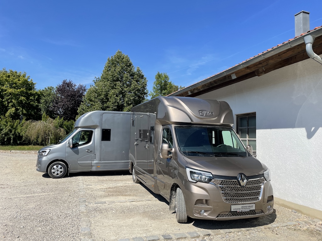 Renault EQUITA 2-Pferdetransporter 5-Sitzer LKW - auf Bestellung
