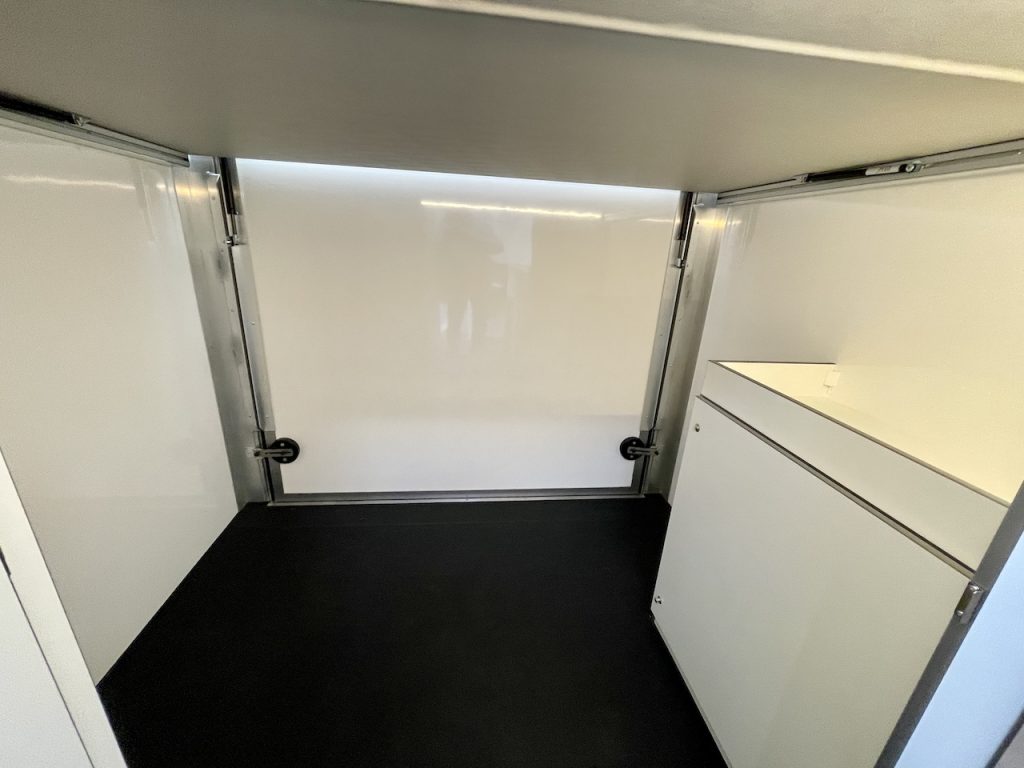 RJH Wohnanhänger mit großer Heckgarage WC Dusche Wohnwagen - Vorführer