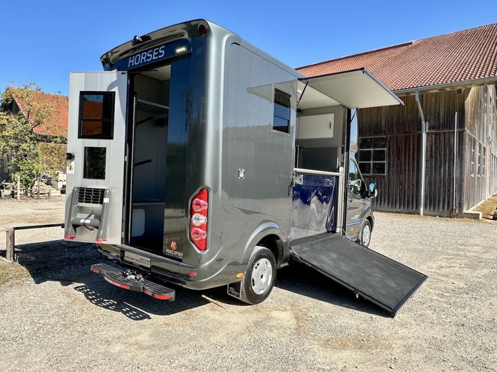 Ford Roelofsen Parados Sport 2-Pferdetransporter Automatik Neu - sofort verfügbar!