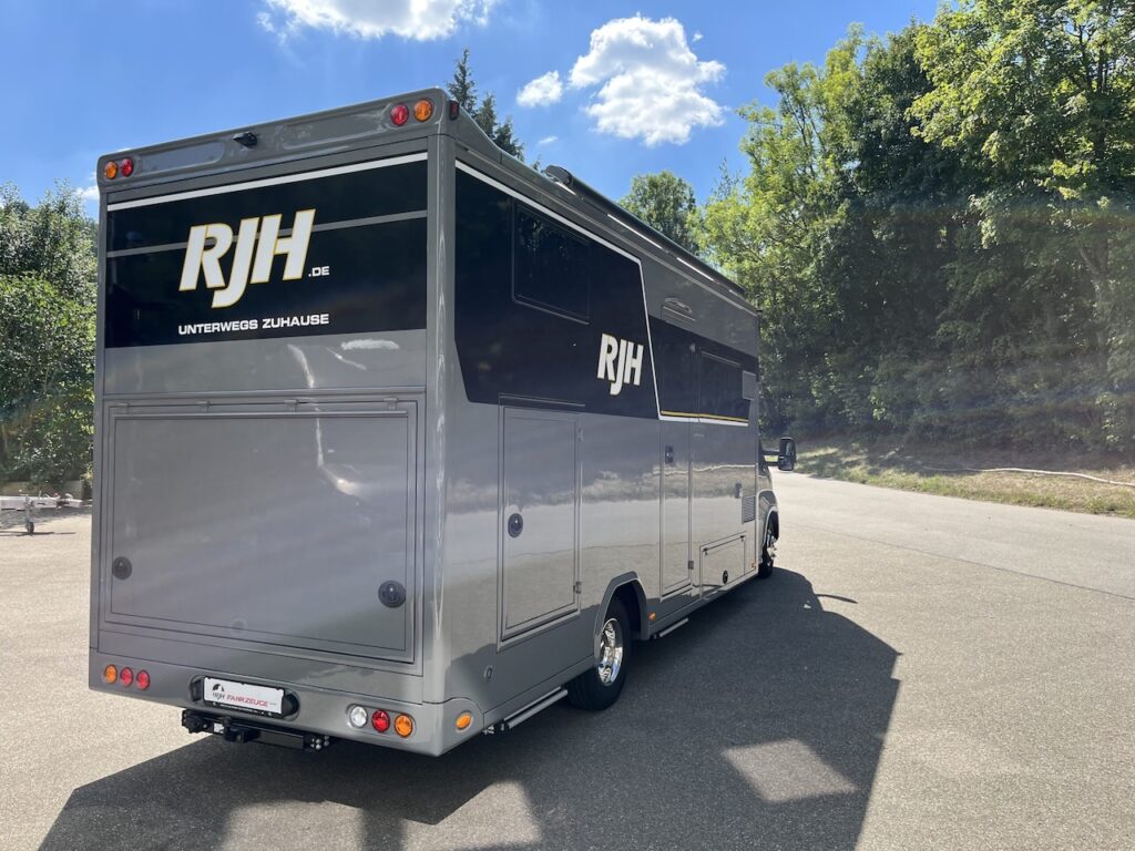 RJH "Ambition Style" Reisemobil mit Slide-Out und großer Heckgarage