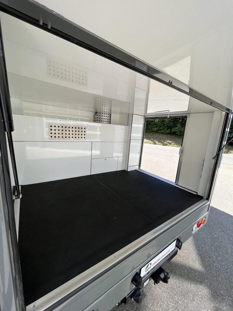 RJH "Ambition Style" Reisemobil mit Slide-Out und großer Heckgarage