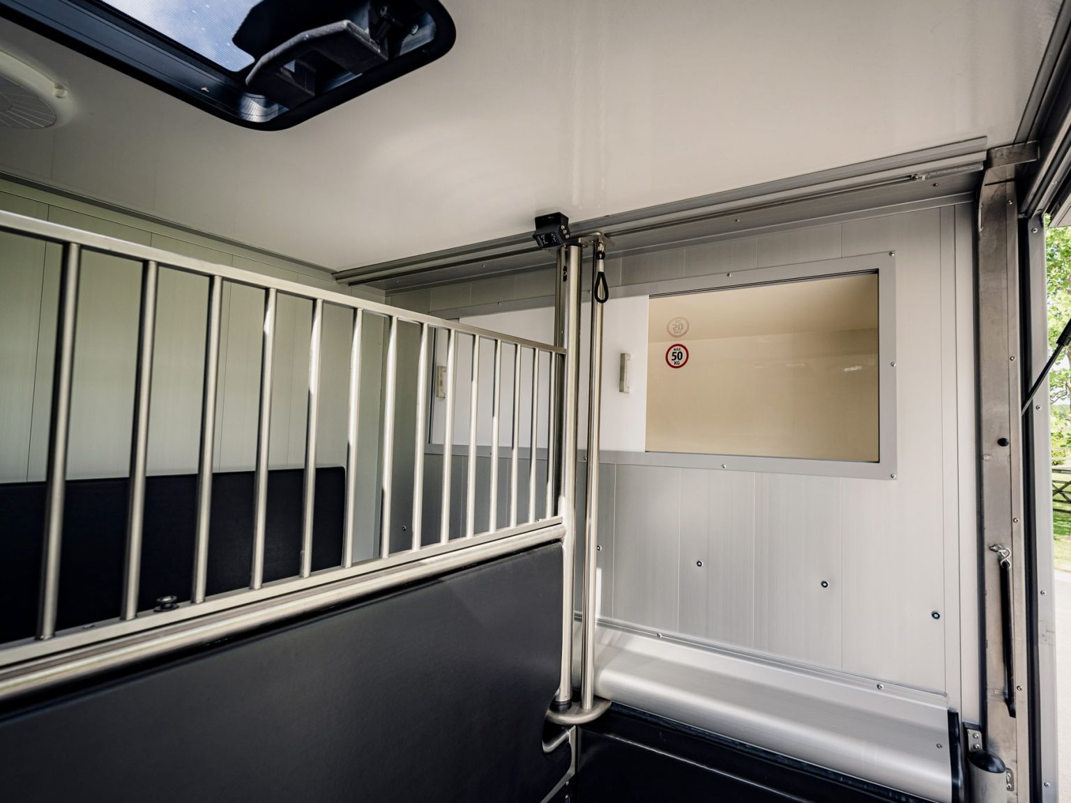 Deckenstauraum Ford Parados Sport