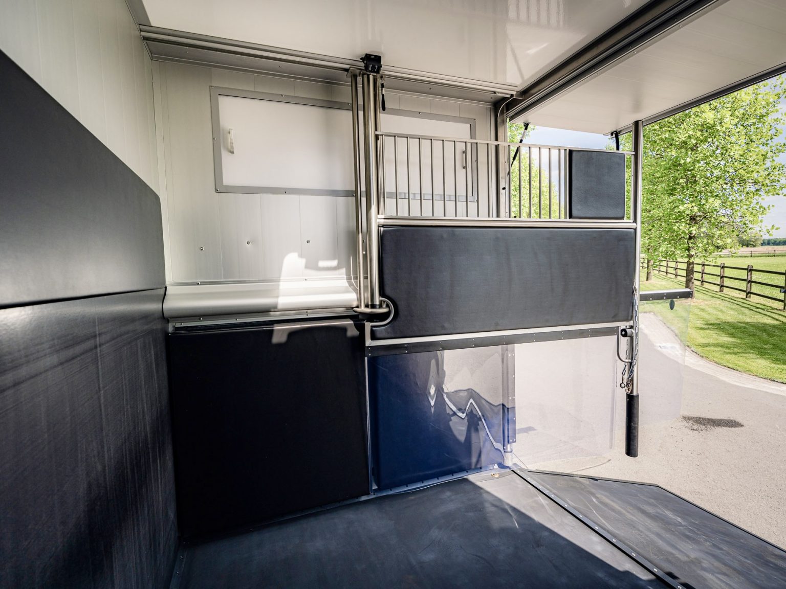 Ford Parados Sport Pferdeabteil