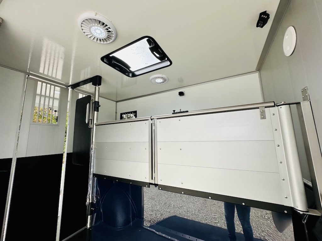 Renault Roelofsen Yorse 2-Pferdetransporter 3,5to. 165PS mautfrei hohe Zuladung LKW NEU