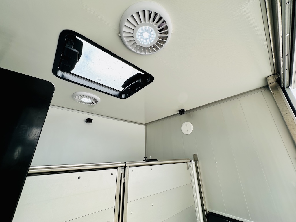 Renault Roelofsen Yorse 2-Pferdetransporter 3,5to. 165PS mautfrei hohe Zuladung LKW NEU