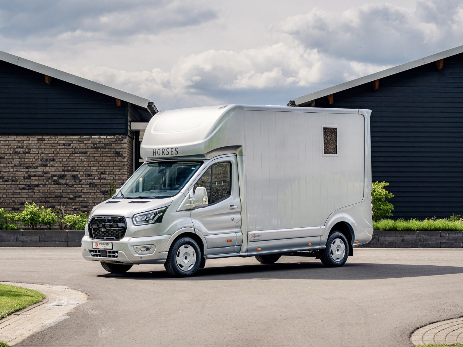 Parados Sport Pferdetransporter