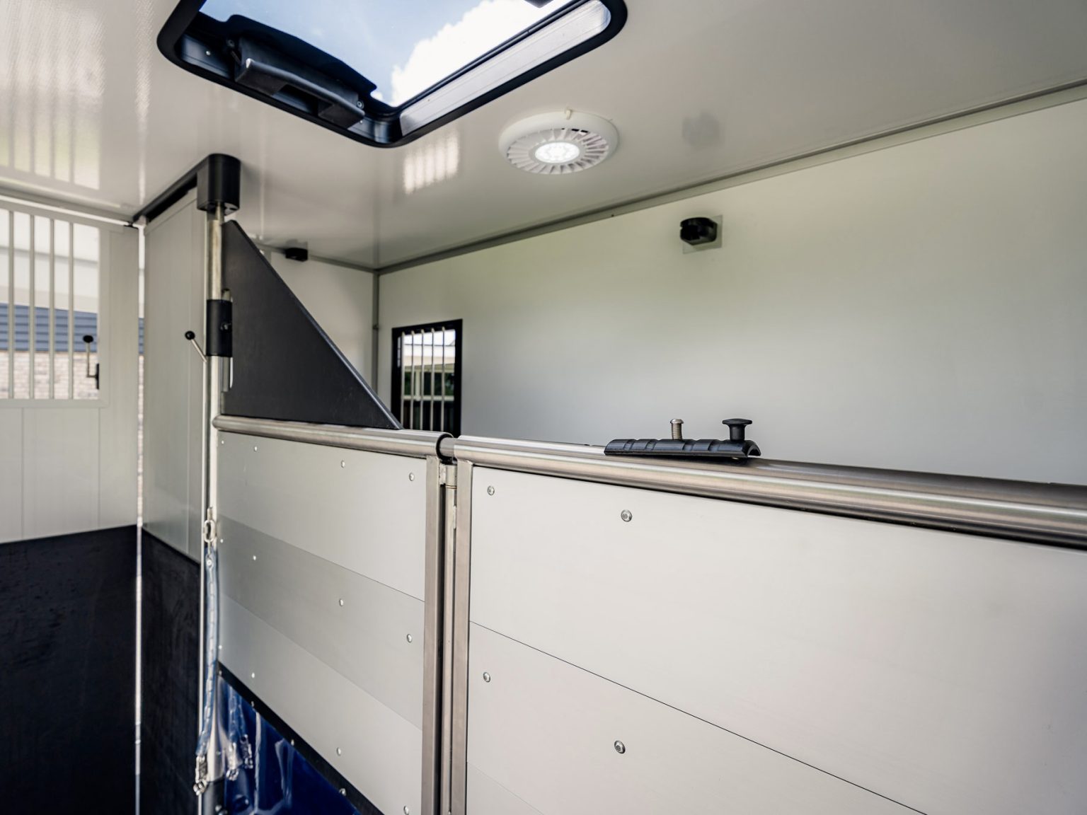 Trennwand Pferdeabteil