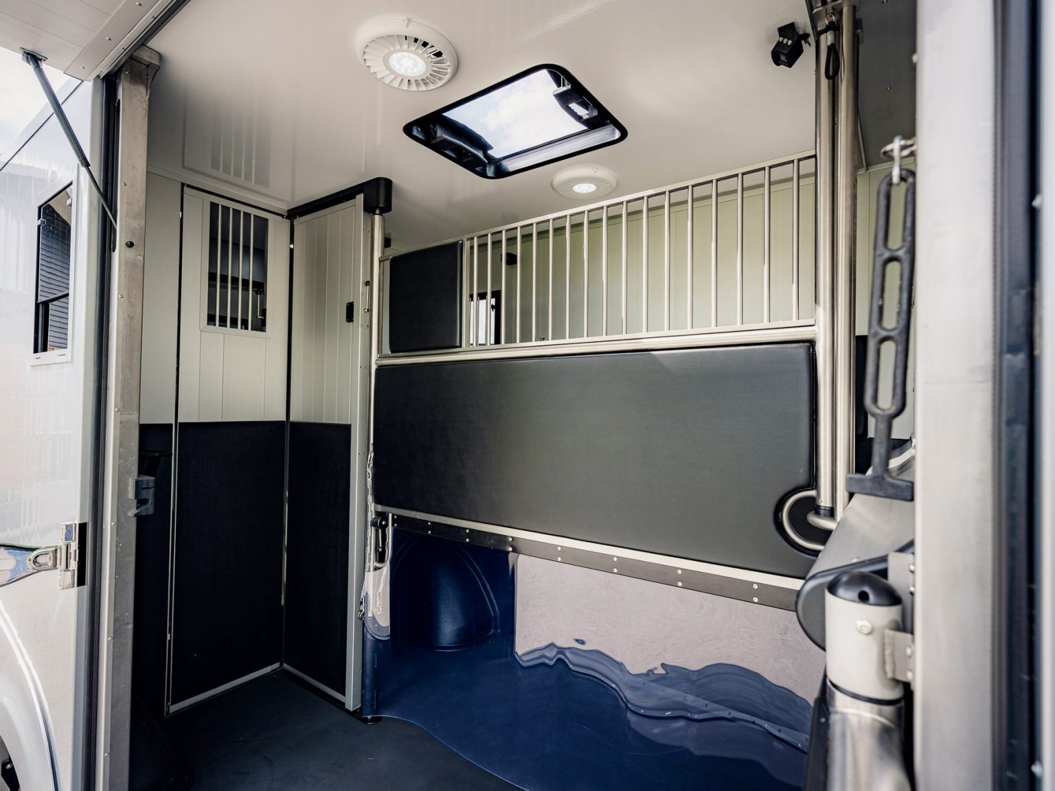 Trennwand Pferdeabteil